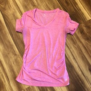 Maternity athletic shirt